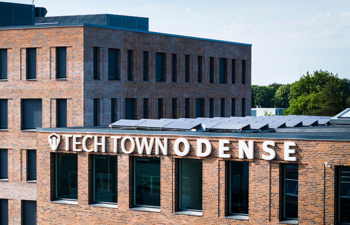 Facaden Tech Town edited (1)